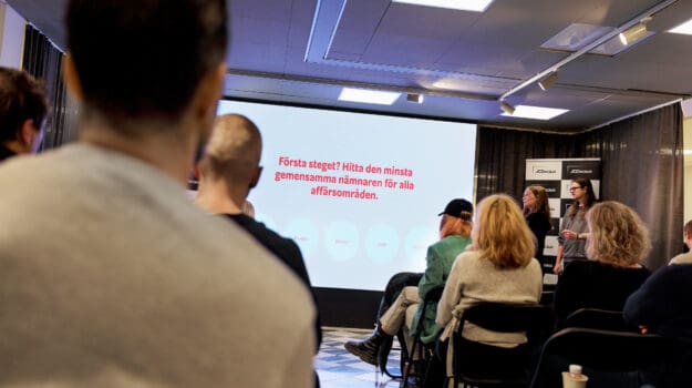 Vimmelbilder från höstens första casefrukost