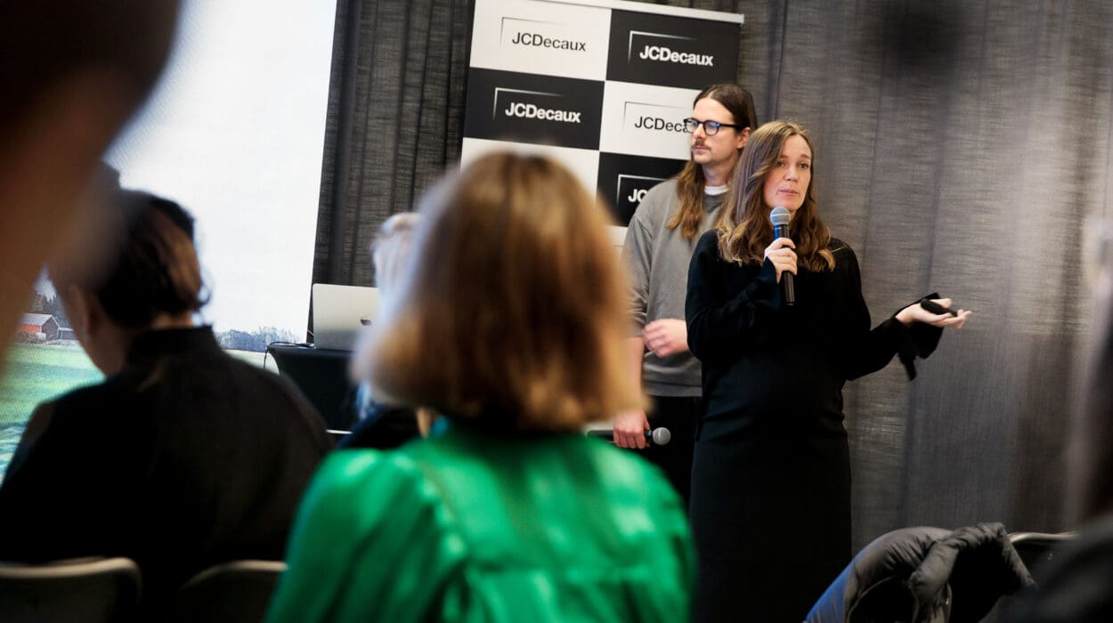 Vimmelbilder från höstens första casefrukost