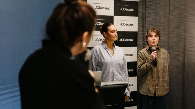 Vimmelbilder från höstens första casefrukost