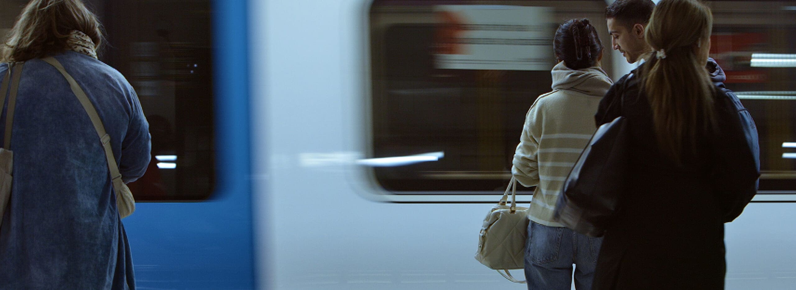 Resenärer vid Metro-nätverk JCDecaux